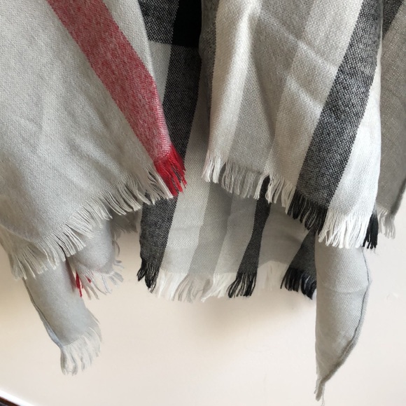 🎄💥SALE🎄💥Scarf/Wrap - Picture 4 of 4